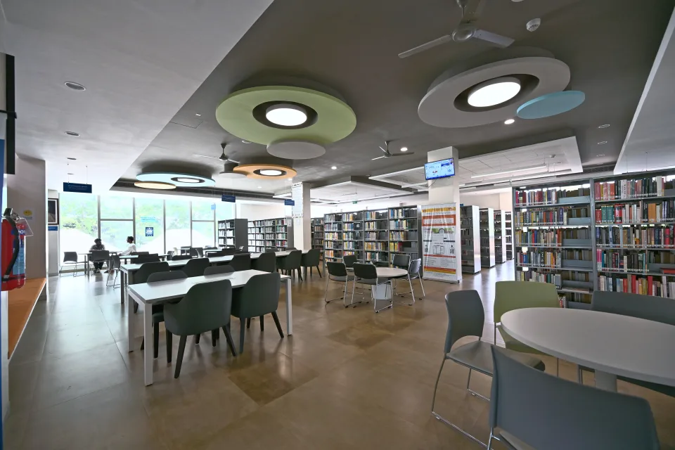 SIAS students reading and stack section